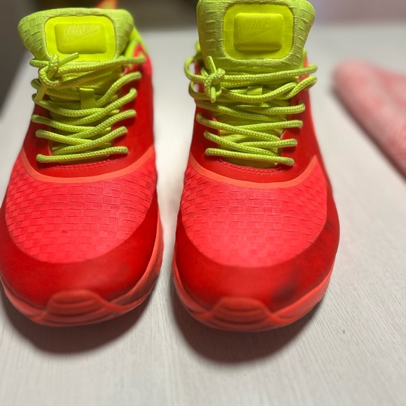 Nike Air Max Thea. Bright orange/red and Neon Green Sneakers - Picture 4 of 6